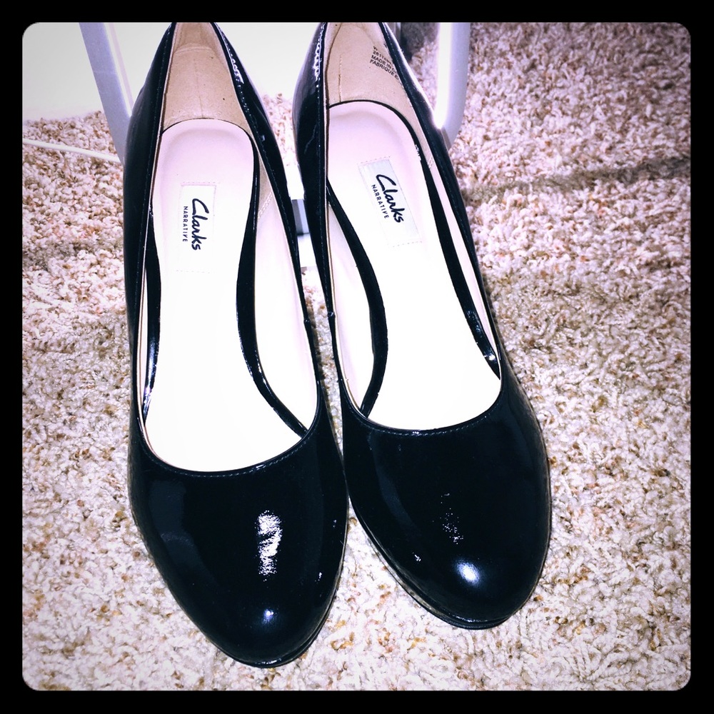 Black Patent leather pumps